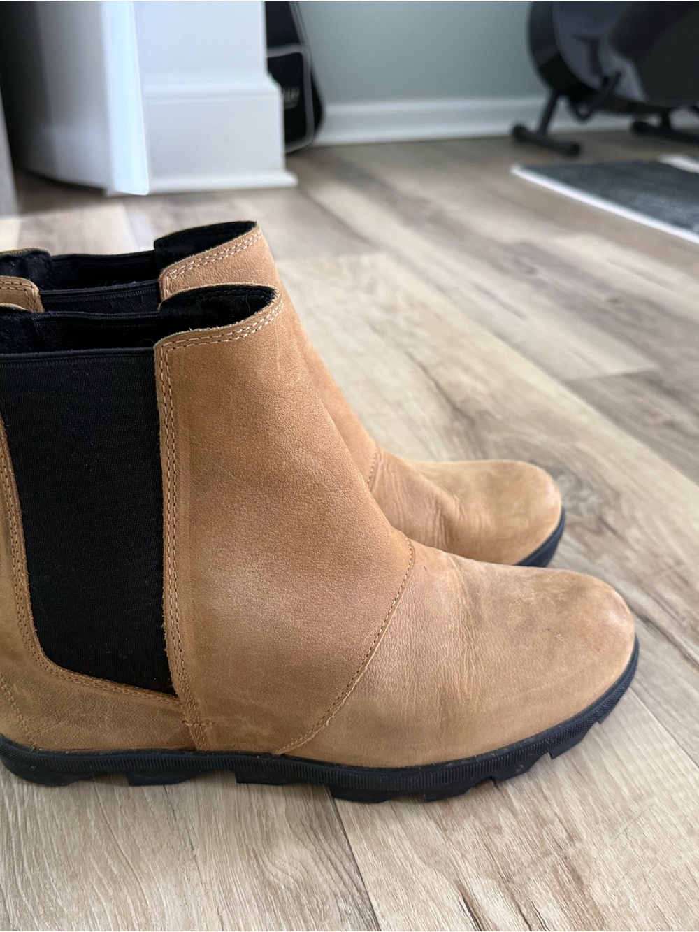 Sorel Black and Tan Women's Chelsea Boot- Size 12